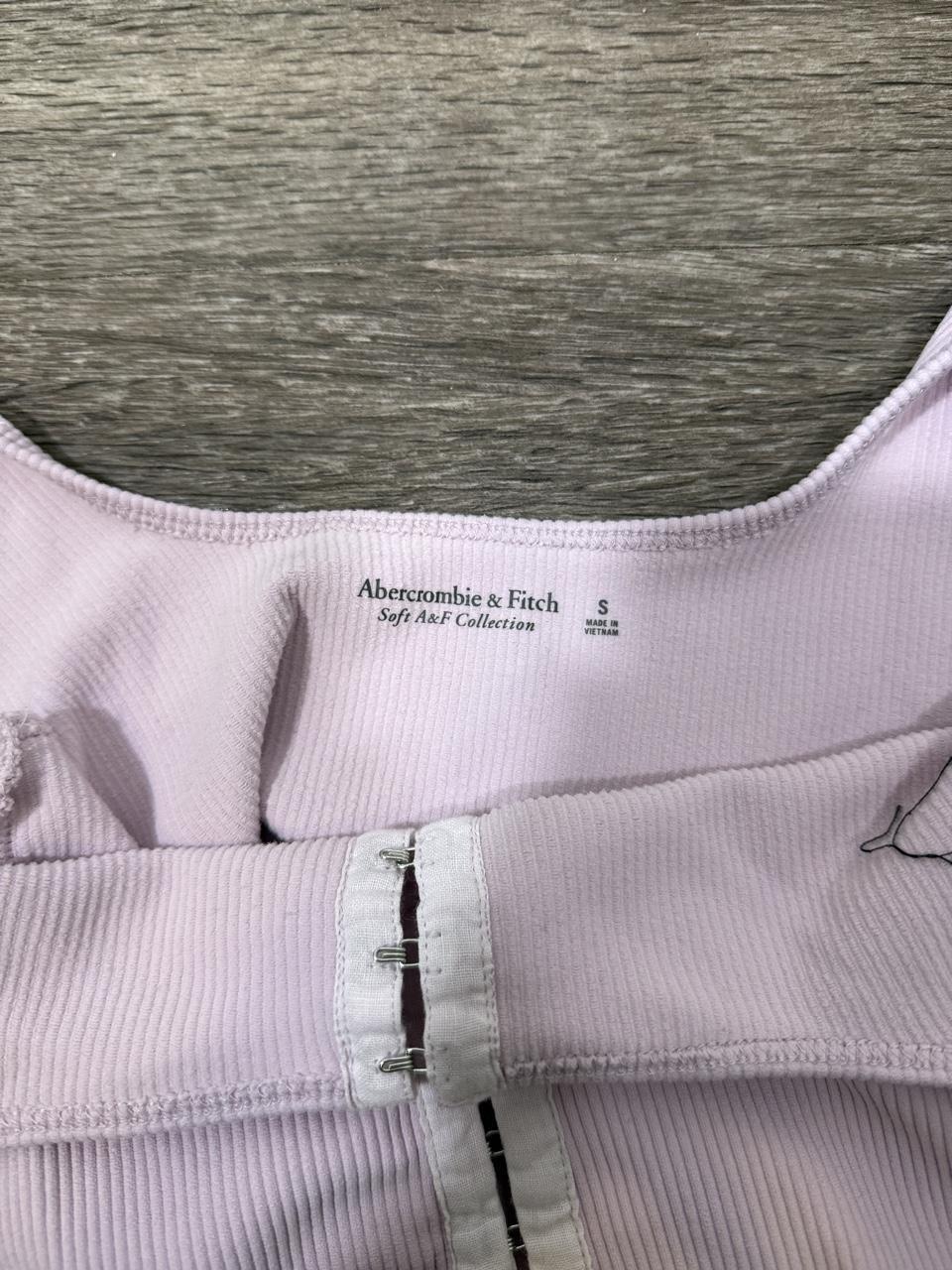 🤍 Abercrombie & Fitch Ribbed Hook Front Crop Tank 🤍