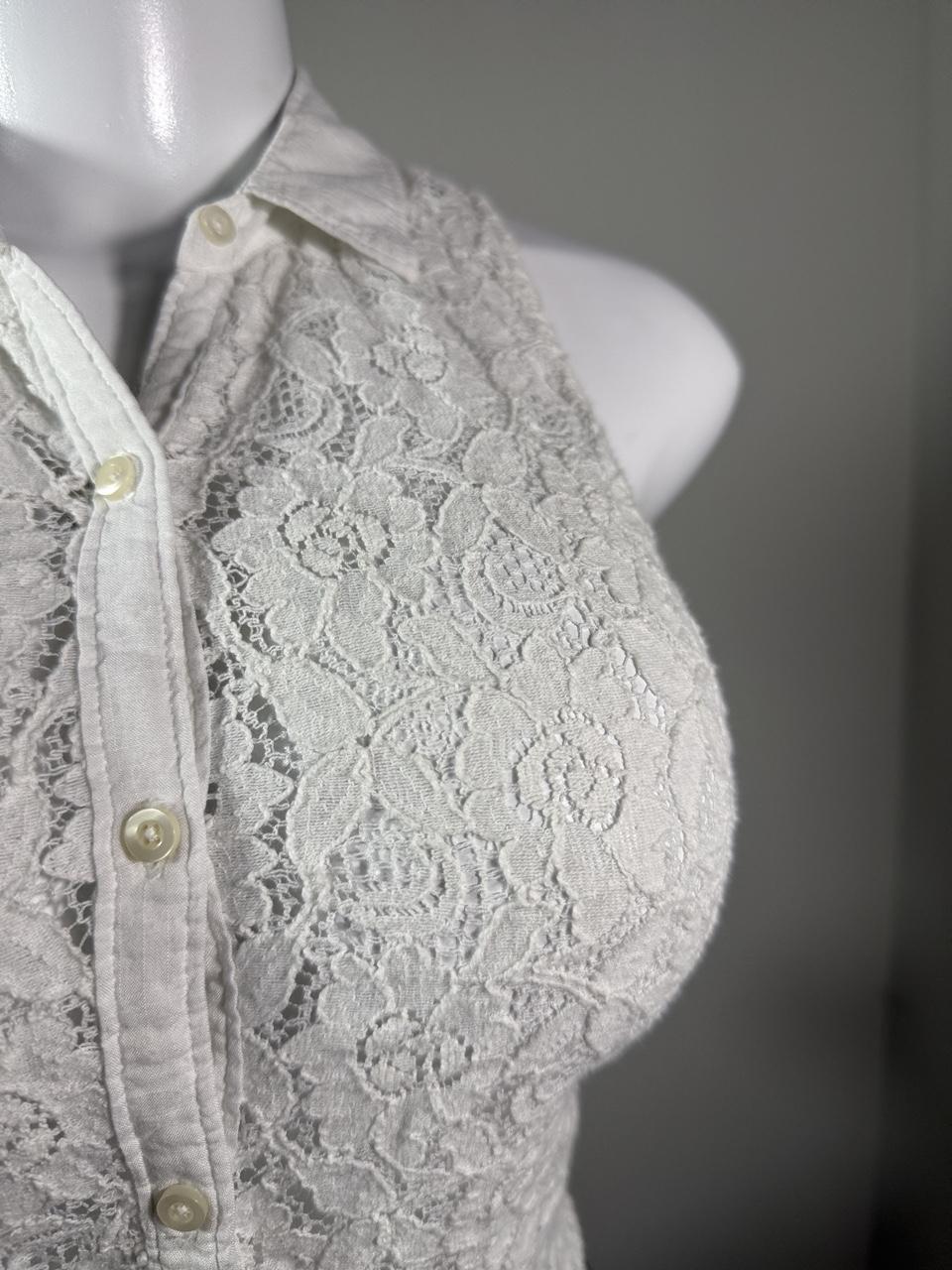 Hollister Lace Sleeveless Button Front Top