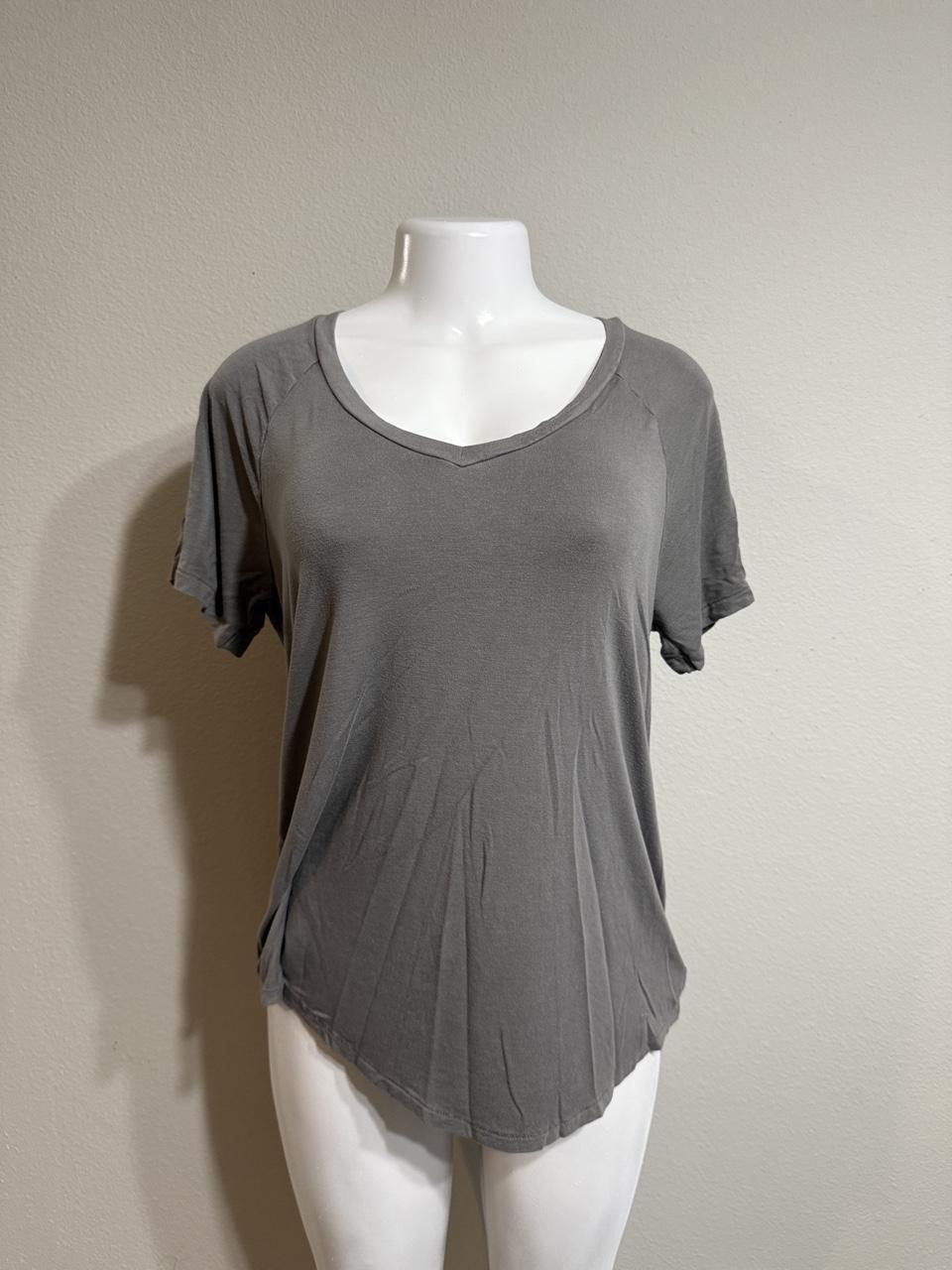 American Eagle Women's Grey and Green Tshirt