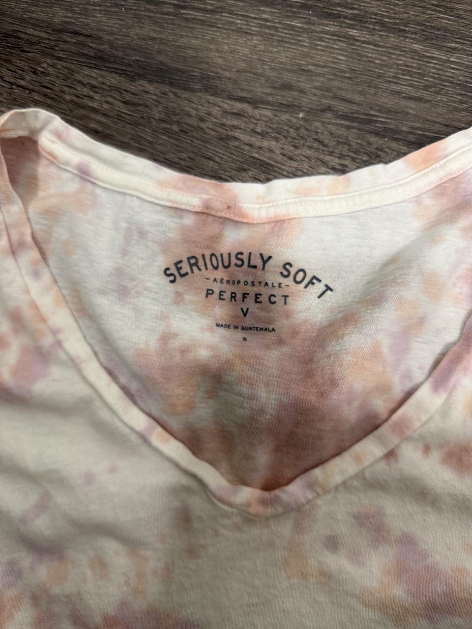 🤍 Aeropostale Seriously Soft Pink Tie-Dye V-Neck Tee 🤍