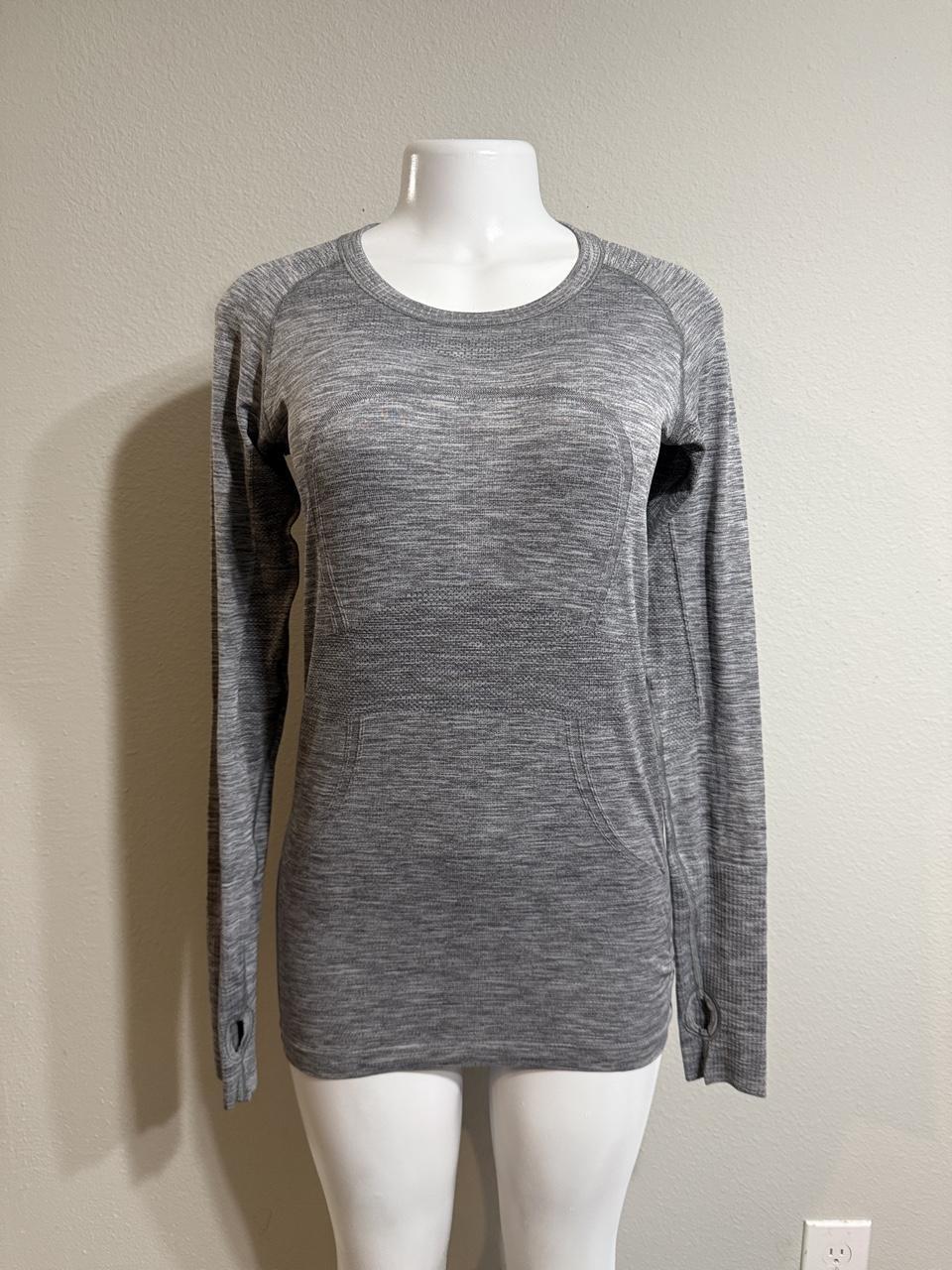 Lululemon Women's Grey Shirt