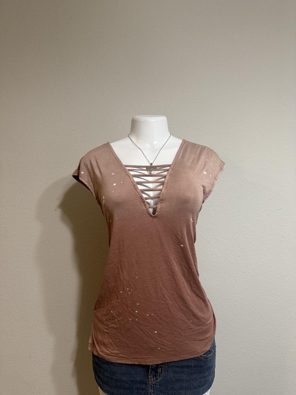 🤎 American Eagle Soft & Sexy Splatter Lace-Up Tee 🤎