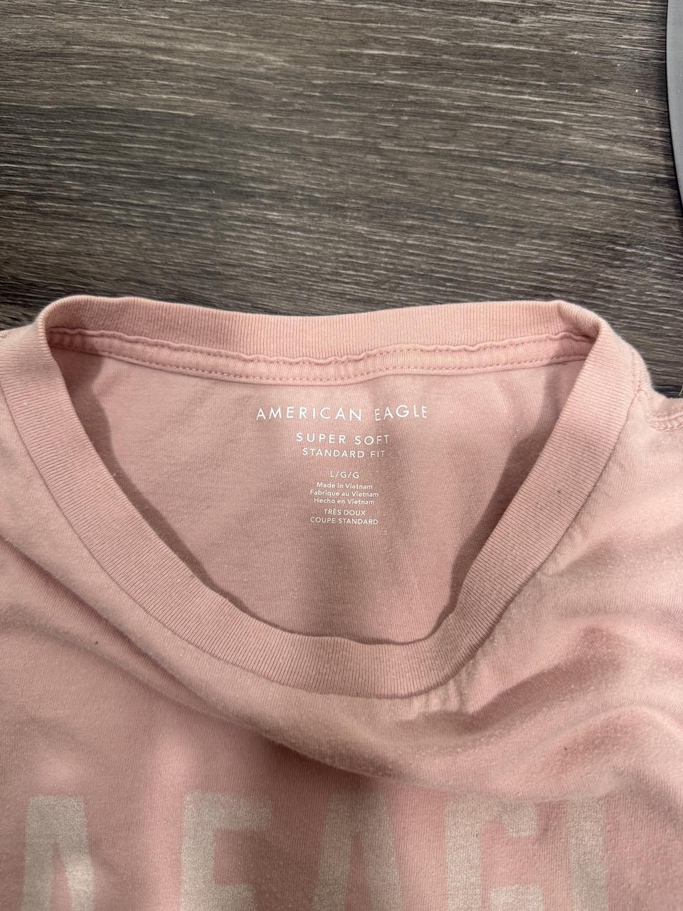 🤍 American Eagle Soft Pink Graphic Tee 🤍