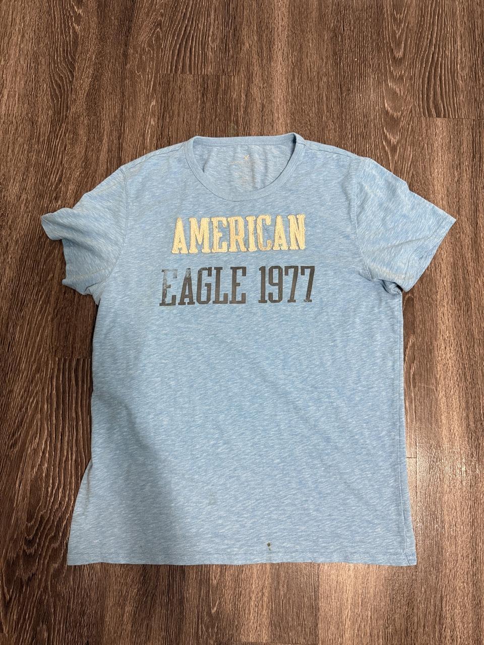 American Eagle Men's Blue Tshirt