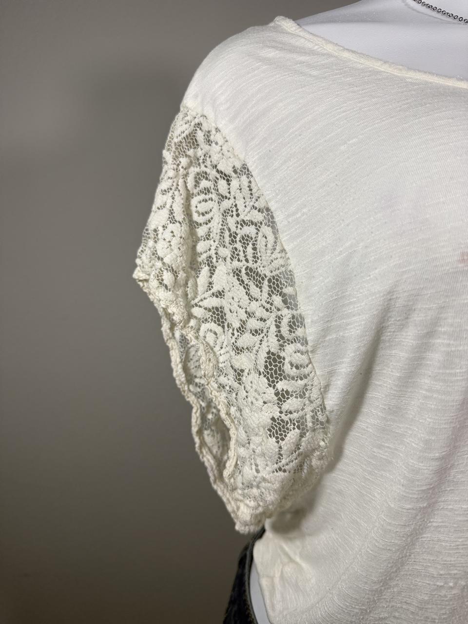 American Eagle Cream Lace Sleeve Boho Top