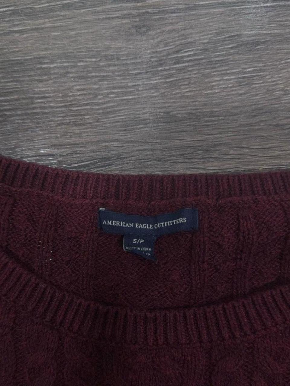 American Eagle Burgundy Cable Knit Sweater Small Vintage