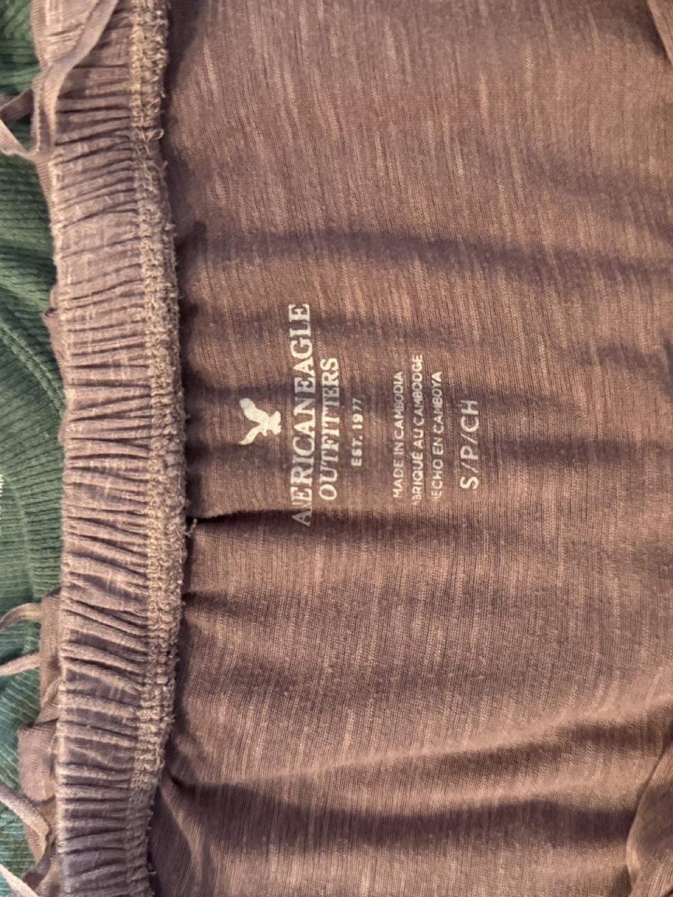 💜 American Eagle Off-the-Shoulder Ruffle Top 💜