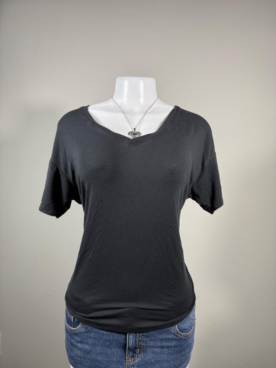 🤍 American Eagle Soft & Sexy Black V-Neck Tee 🤍