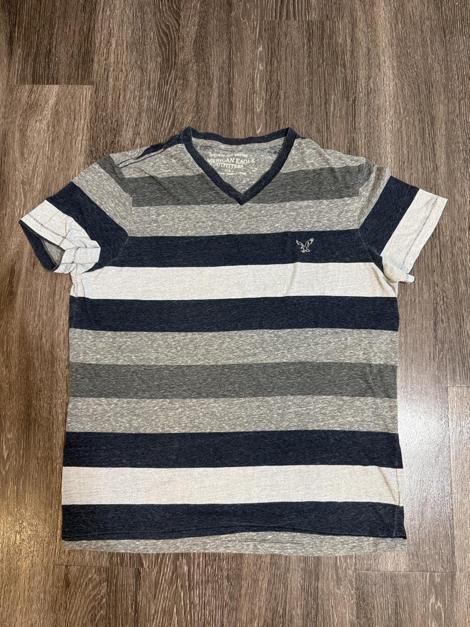American Eagle Men's Tshirt