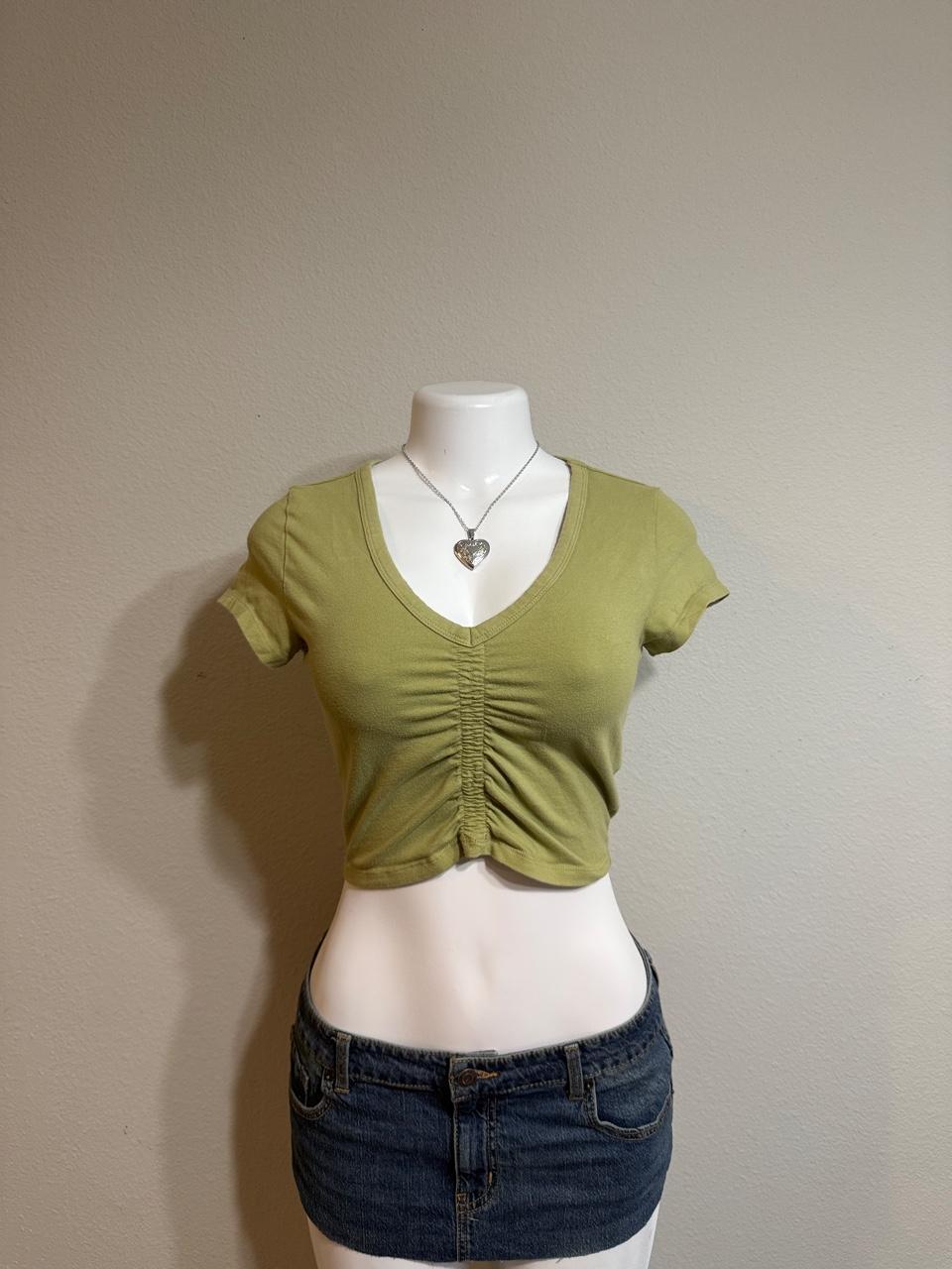 💚 American Eagle Olive Ruched Crop Top 💚