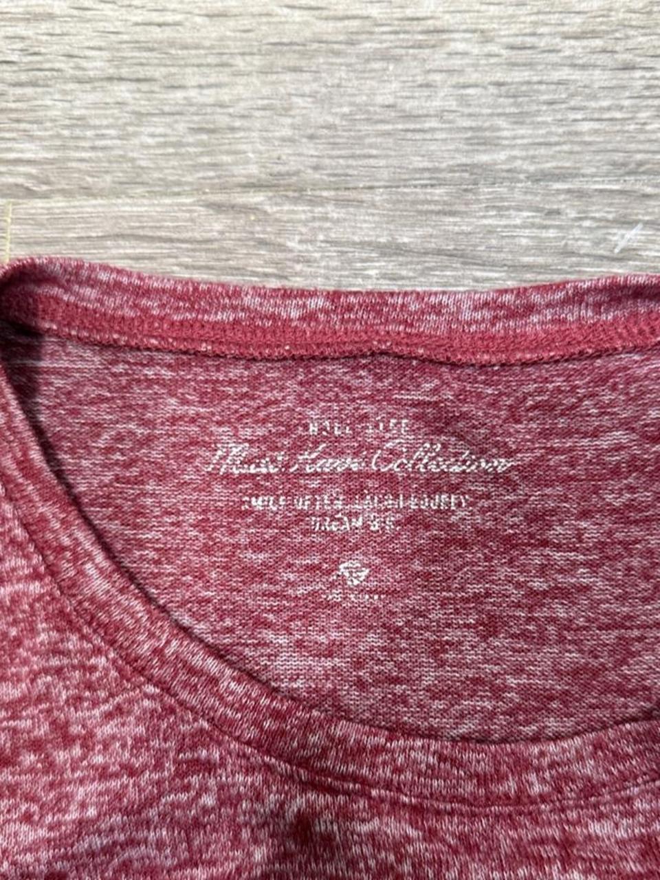 🤎 Hollister Heather Burgundy Lace-Up Tee 🤎