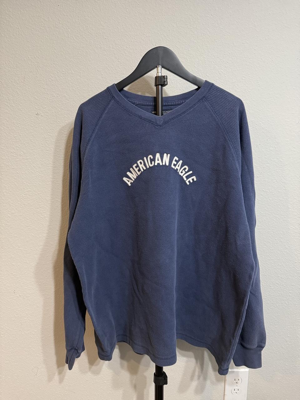 American Eagle Men's Navy and Blue Shirt