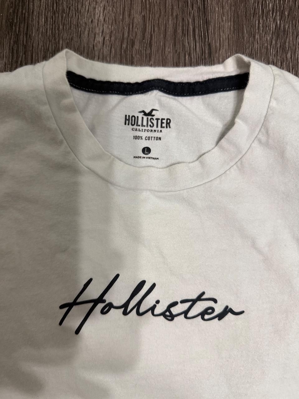 Hollister Co. Men's White and Black Tshirt