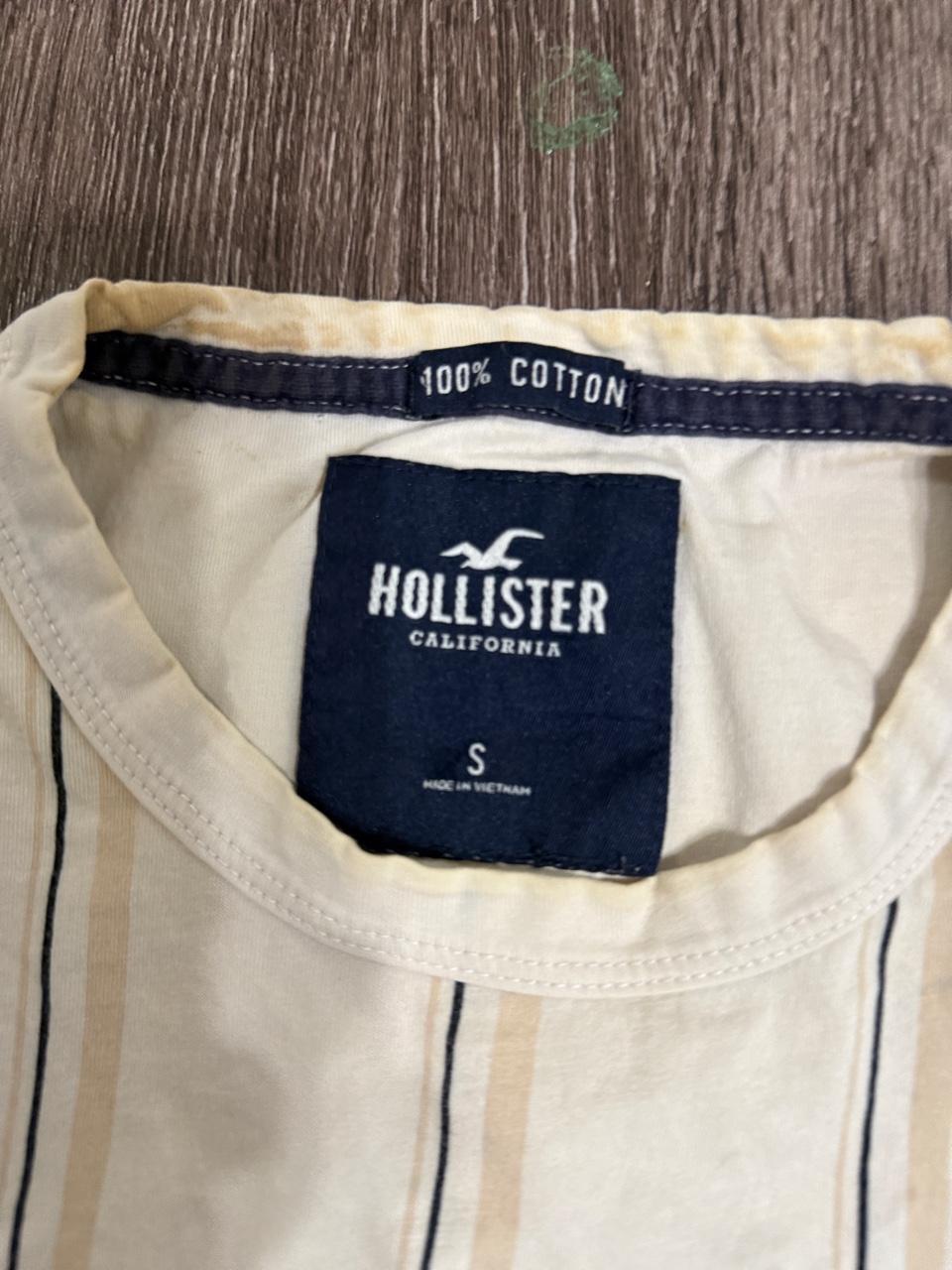 Hollister Co. Men's Cream and White Tshirt