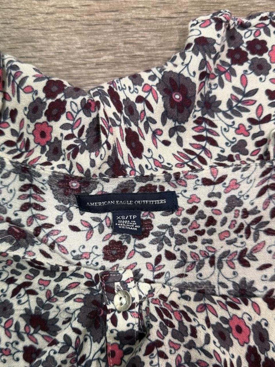Vintage Y2K Coquette American Eagle Floral Cold Shoulder Top