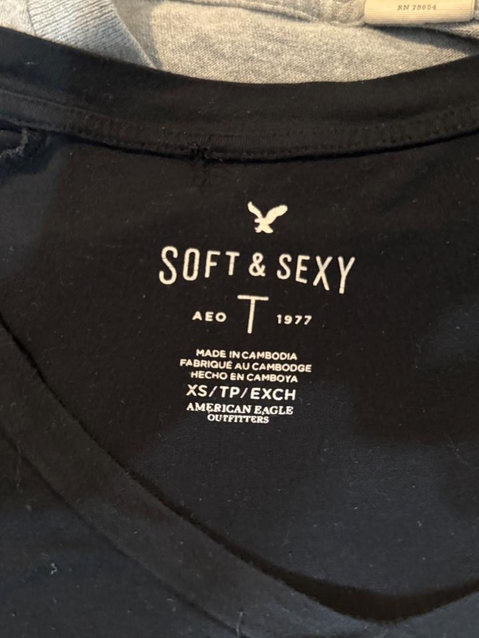 American Eagle Women's Black and Grey Tshirt
