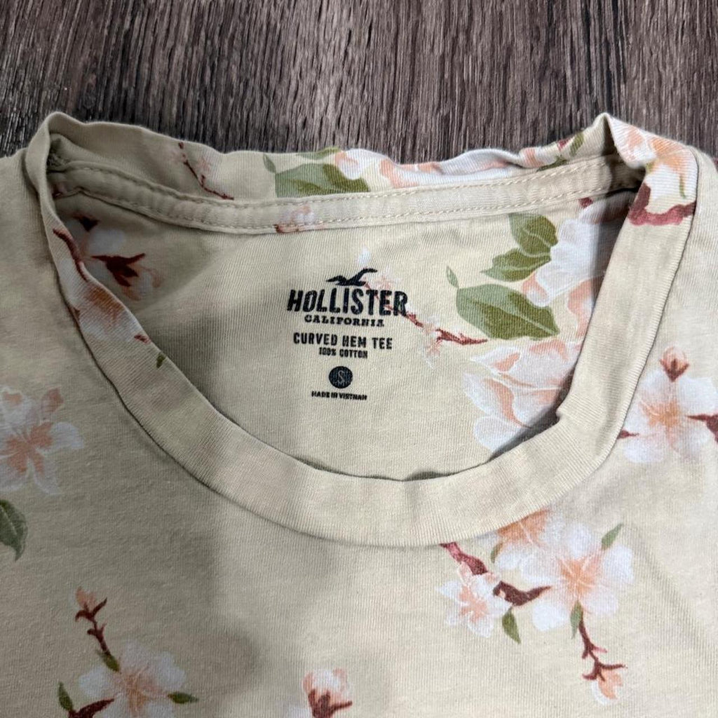 Hollister Co. Men's Tshirt