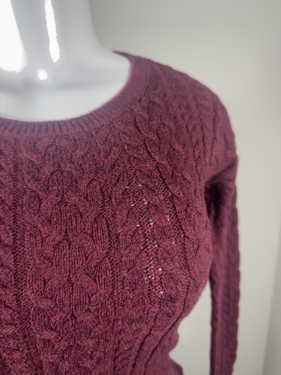 American Eagle Burgundy Cable Knit Sweater Small Vintage