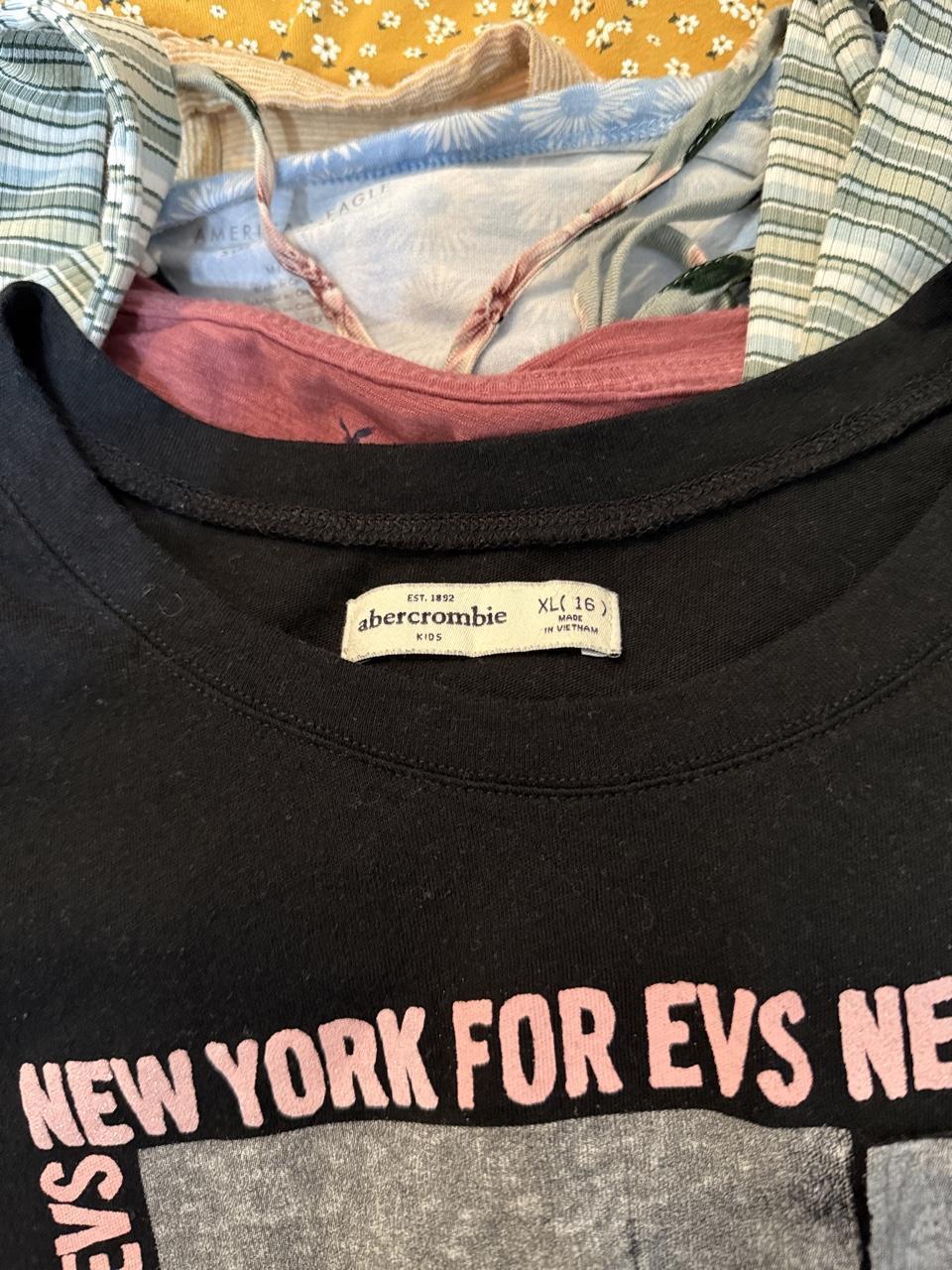 💖 Abercrombie Kids New York Graphic Tee 💖