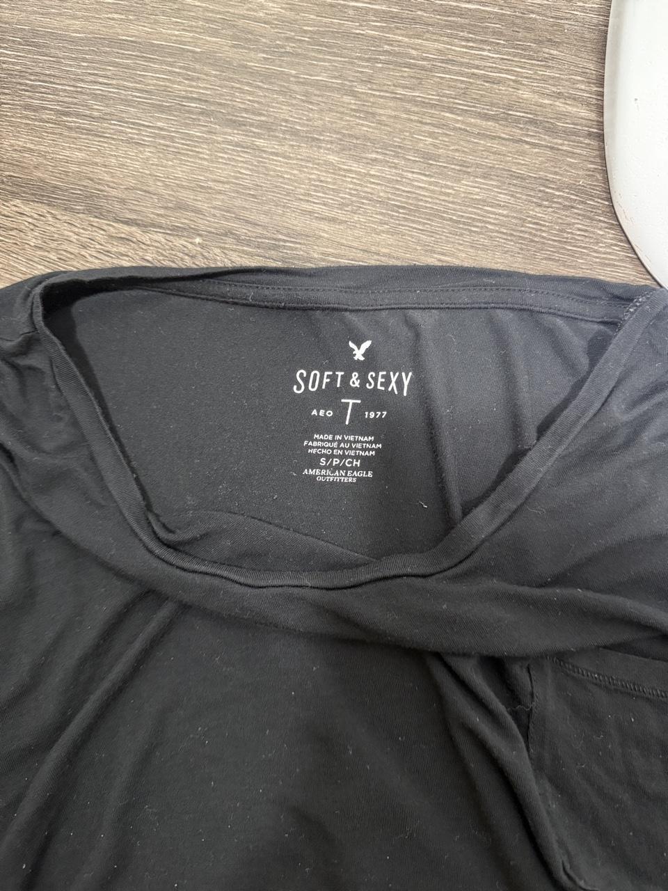 🖤 American Eagle Soft & Sexy Black Pocket Tee 🖤