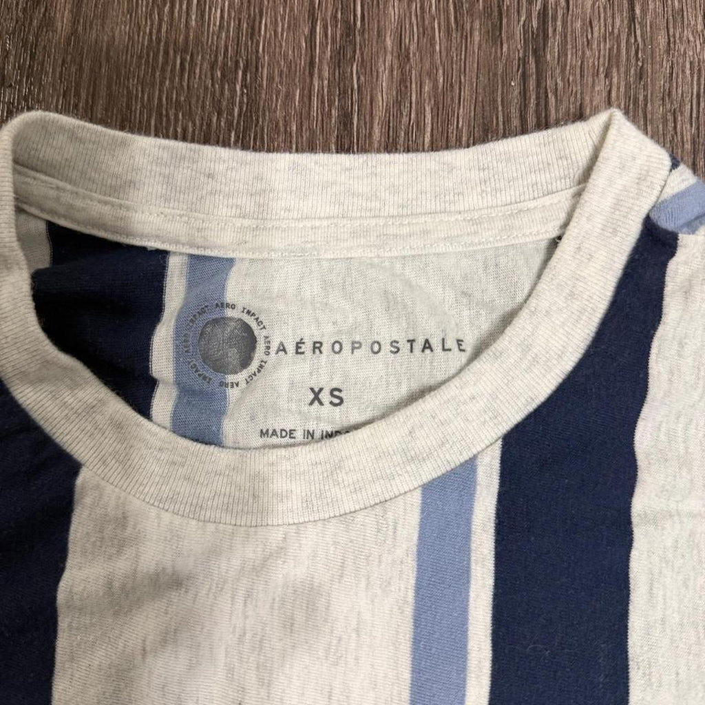 Aeropostale Men's Grey and Multi Tshirt