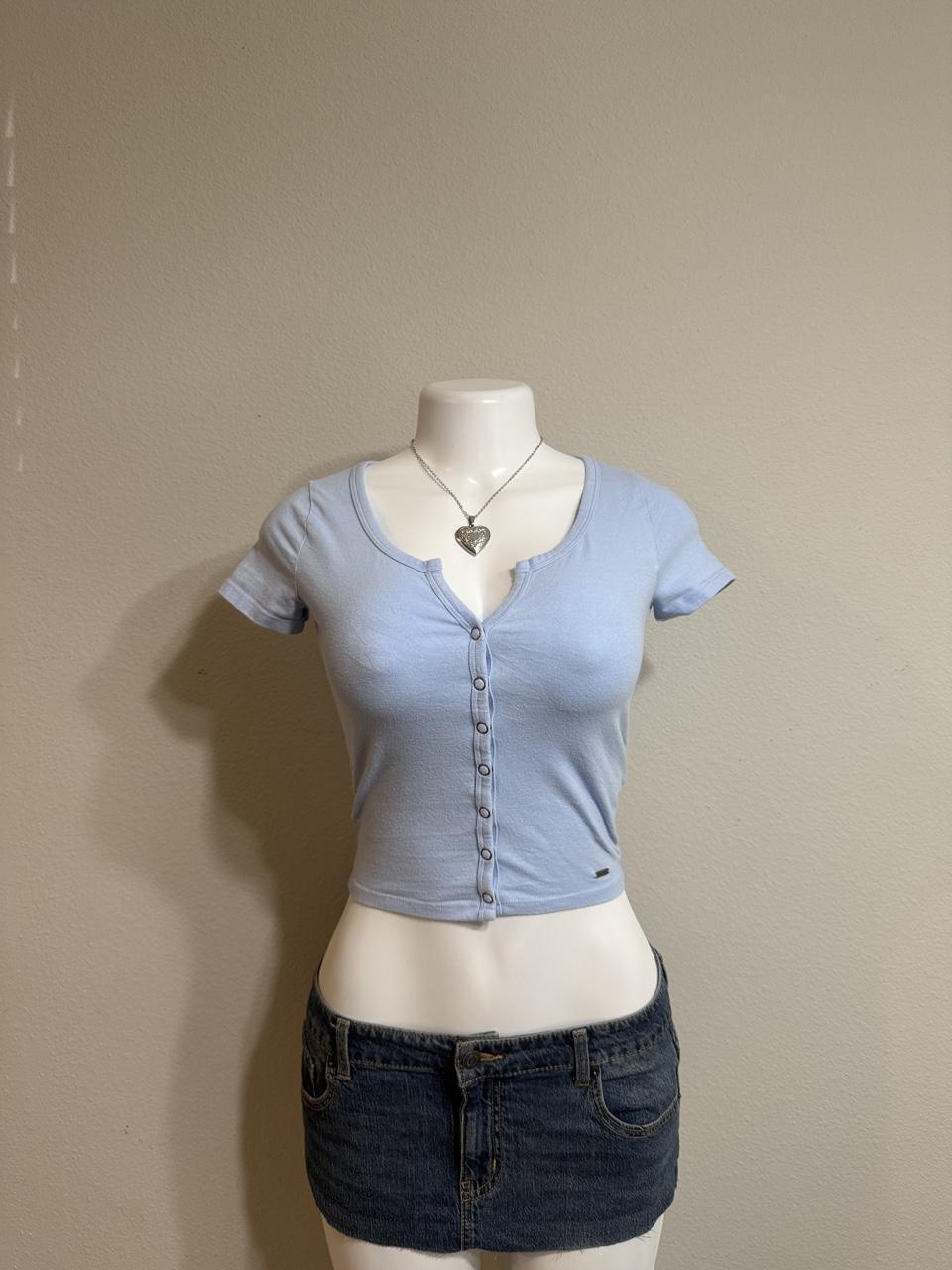 🩵 Hollister Must-Have Collection Baby Tee 🩵