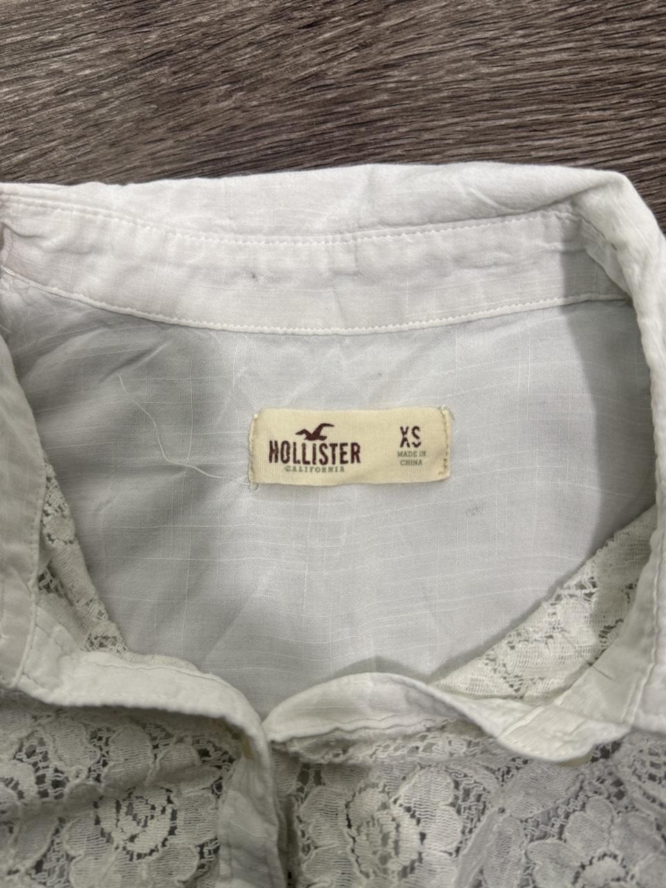 Hollister Lace Sleeveless Button Front Top
