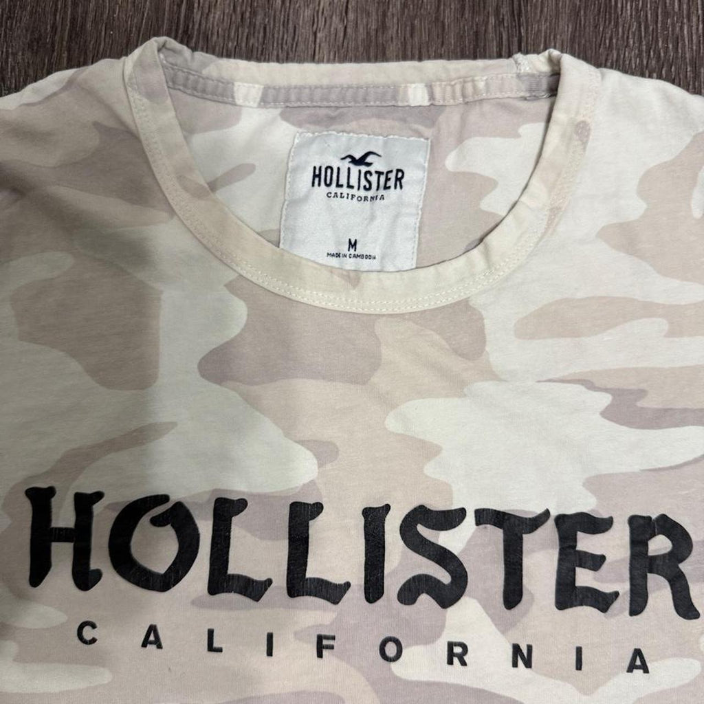 Hollister Co. Men's Multi and Cream Tshirt