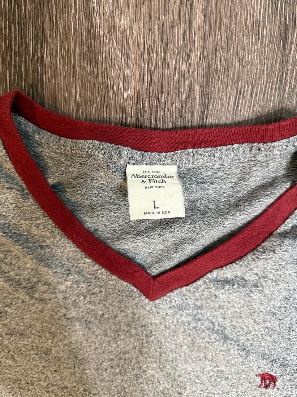 Abercrombie & Fitch Men's Grey Tshirt