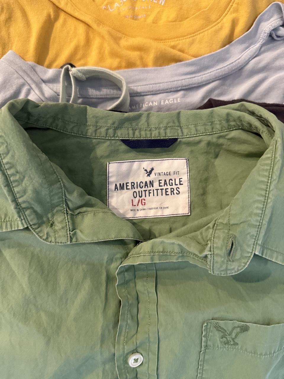 💚 American Eagle Vintage Fit Button-Up Shirt 💚