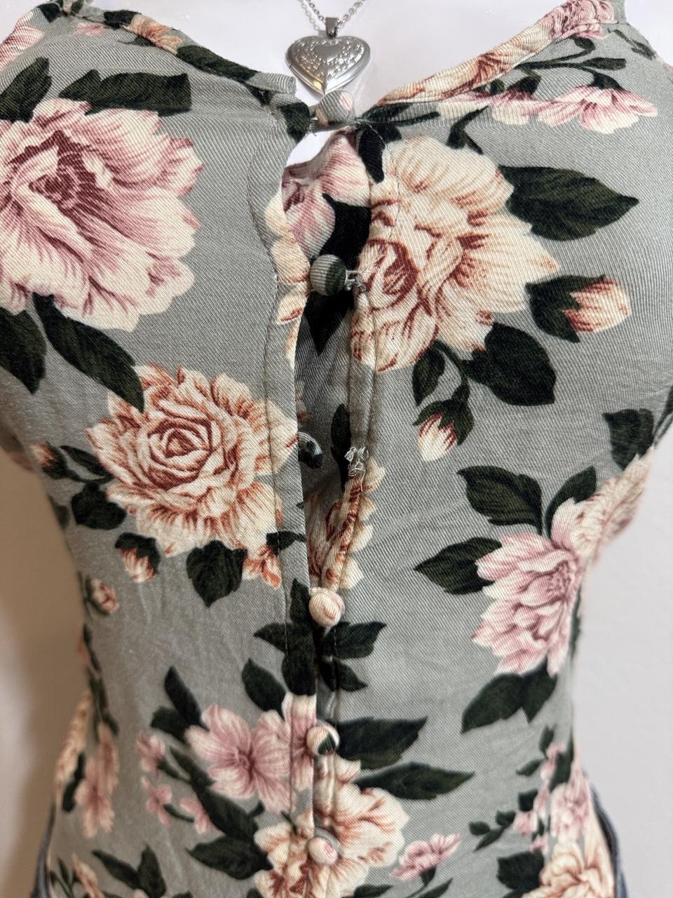 🌸 American Eagle Floral Button Cami 🌸