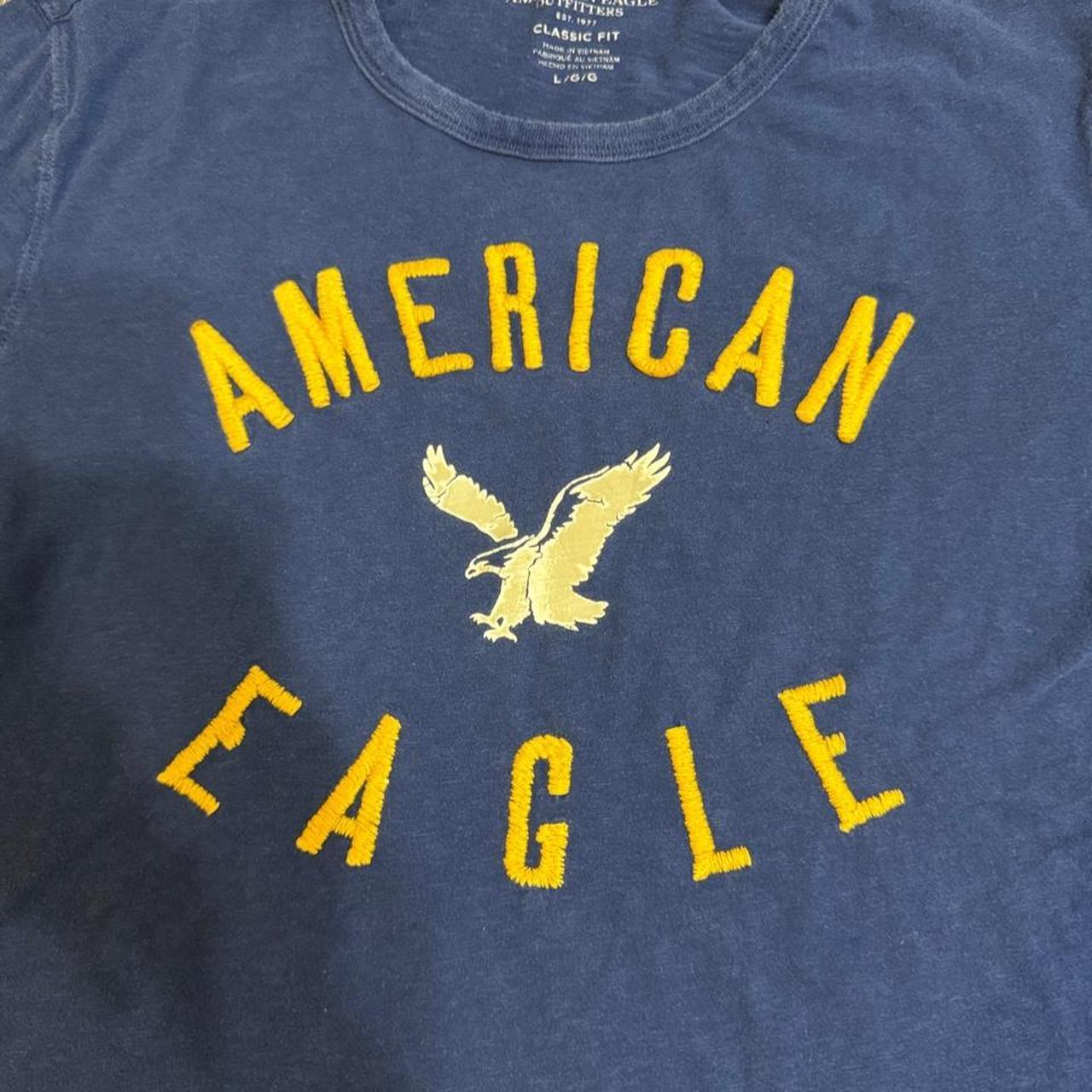 American Eagle Men's Navy and Blue Tshirt