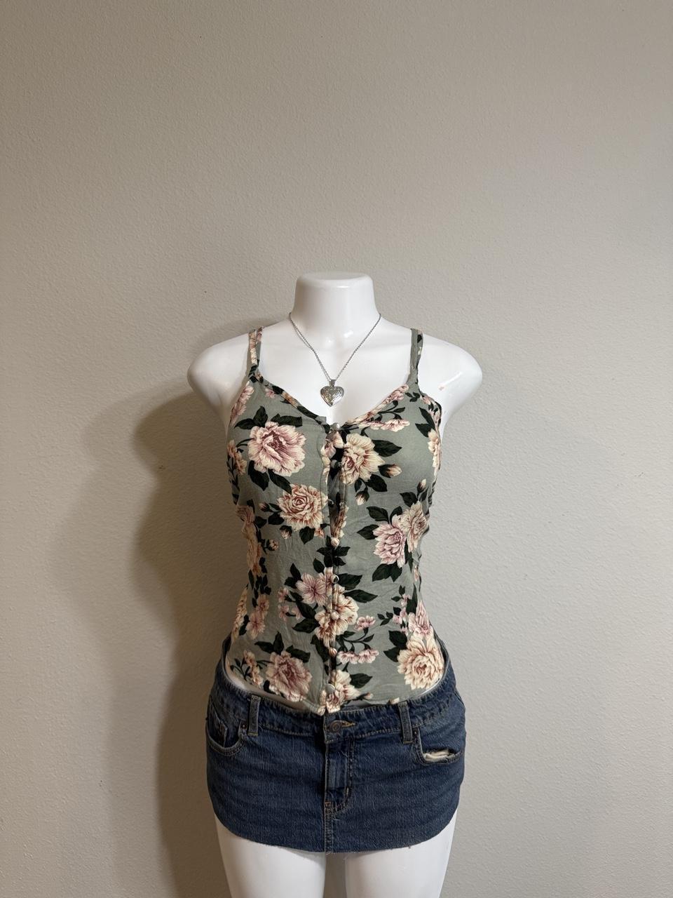 🌸 American Eagle Floral Button Cami 🌸