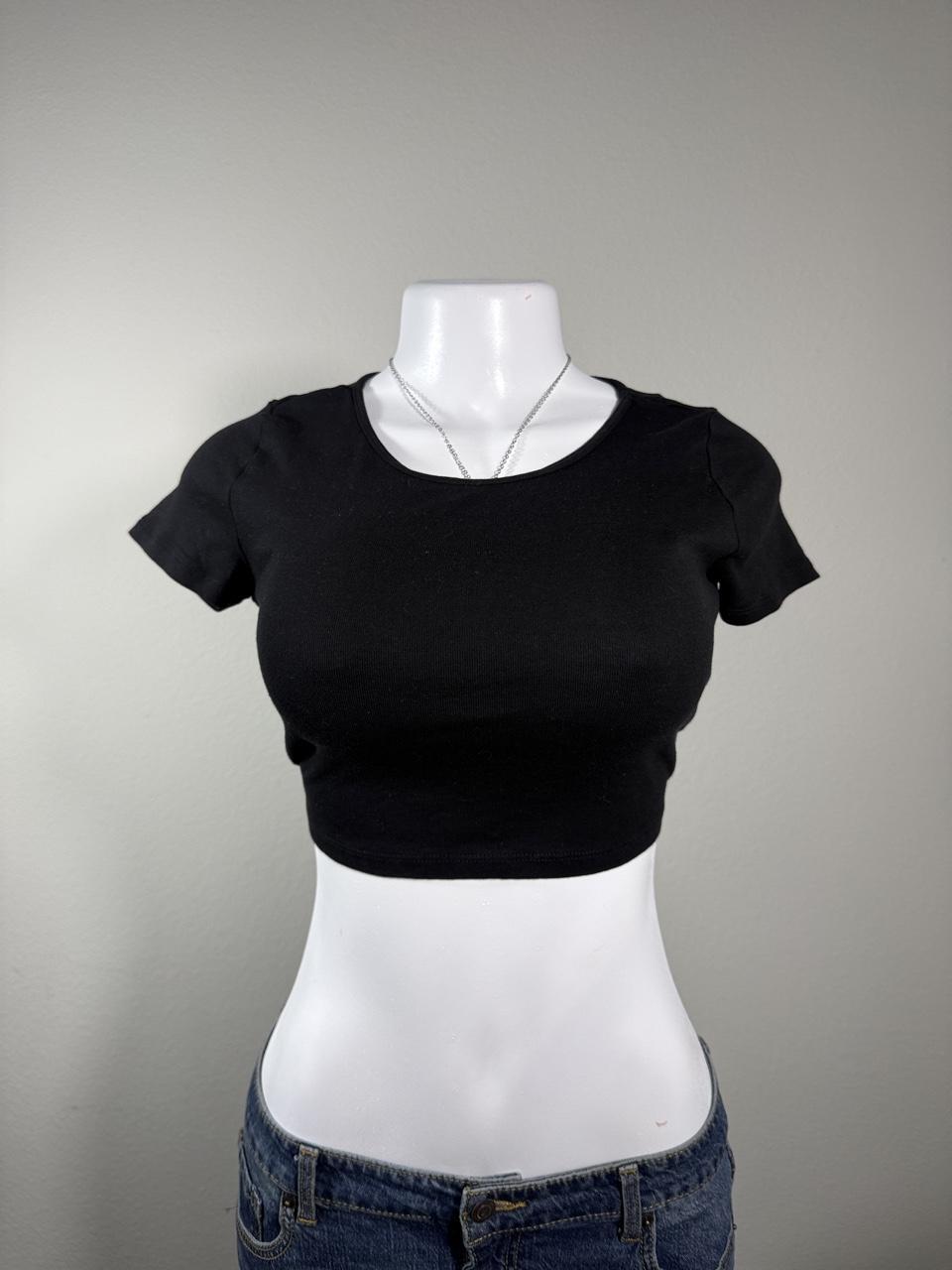 🤍 Y2K H&M Black Cropped Baby Tee 🤍