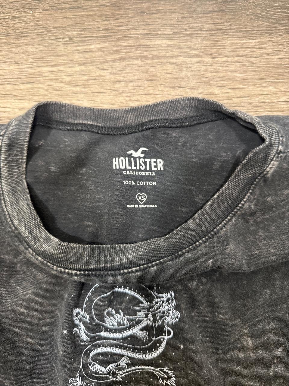 🖤 Hollister Vintage Wash Dragon Baby Tee 🖤