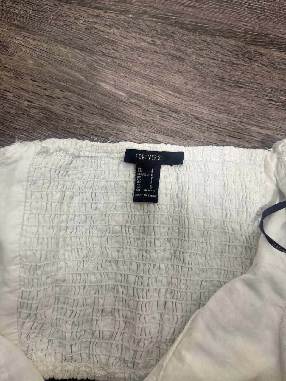 🤍 Forever 21 Eyelet Tie-Front Crop Top 🤍