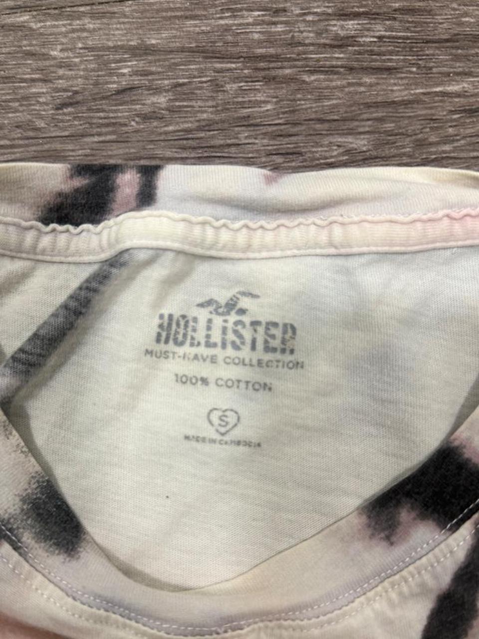 🩷 Hollister Pink & Black Tie-Dye Baby Tee 🩷