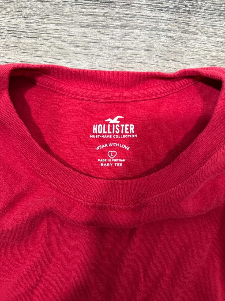 🤍 Hollister Red Baby Tee 🤍