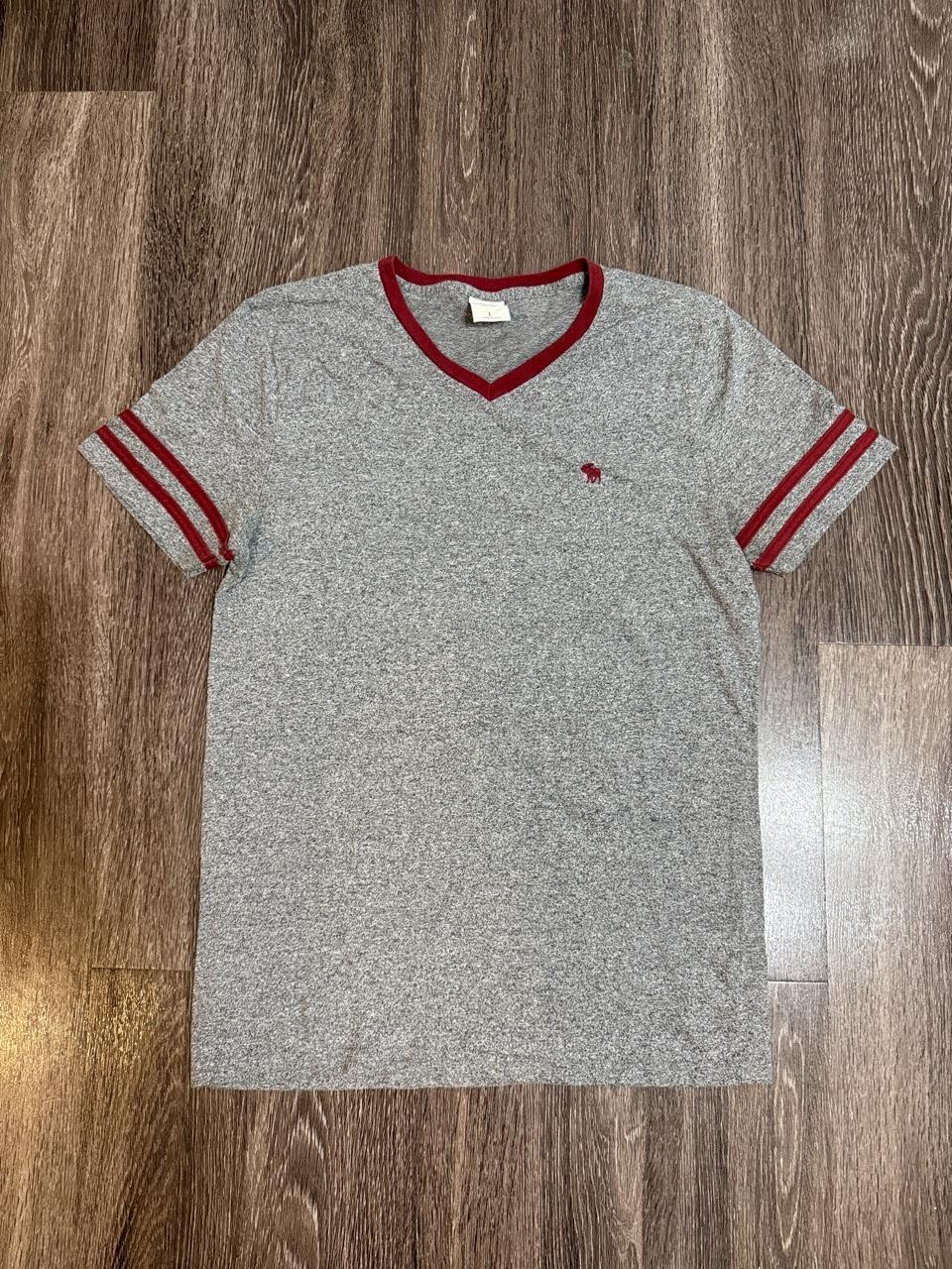 Abercrombie & Fitch Men's Grey Tshirt