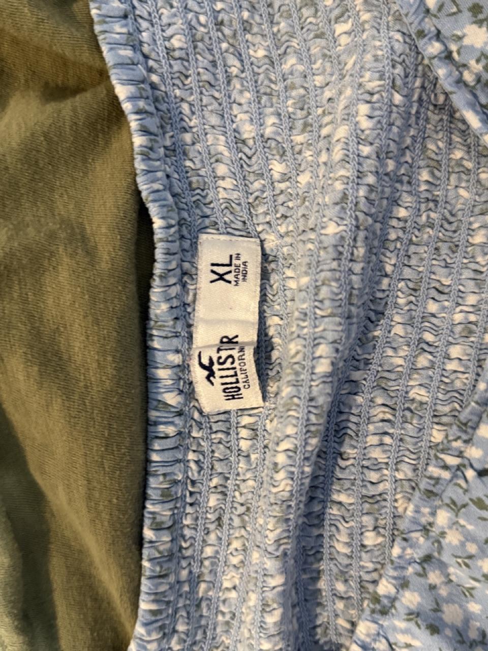 💙 Hollister Floral Milkmaid Crop Top 💙