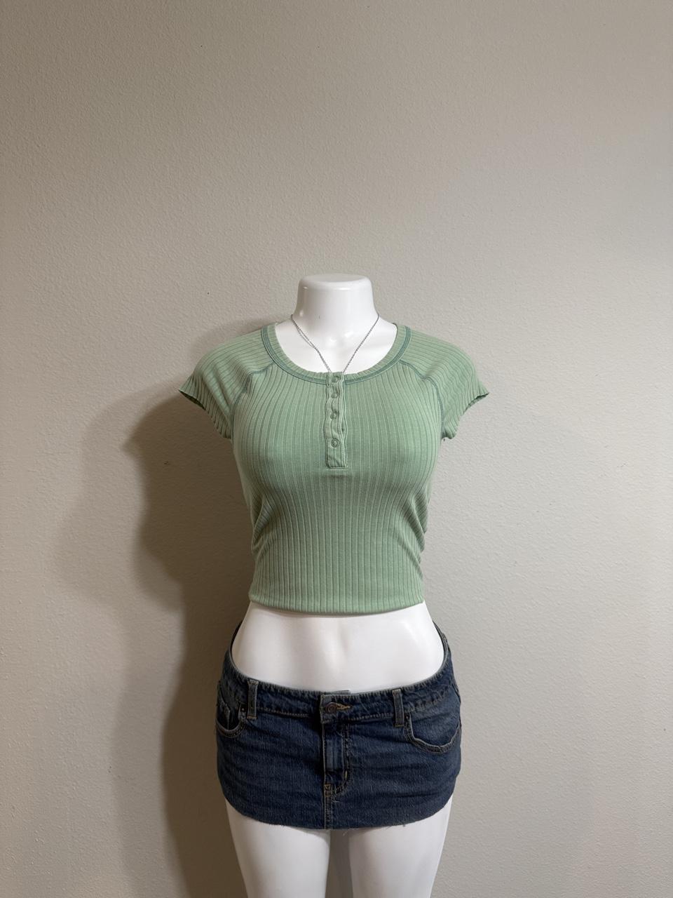 💚 American Eagle Ribbed Henley Baby Tee 💚