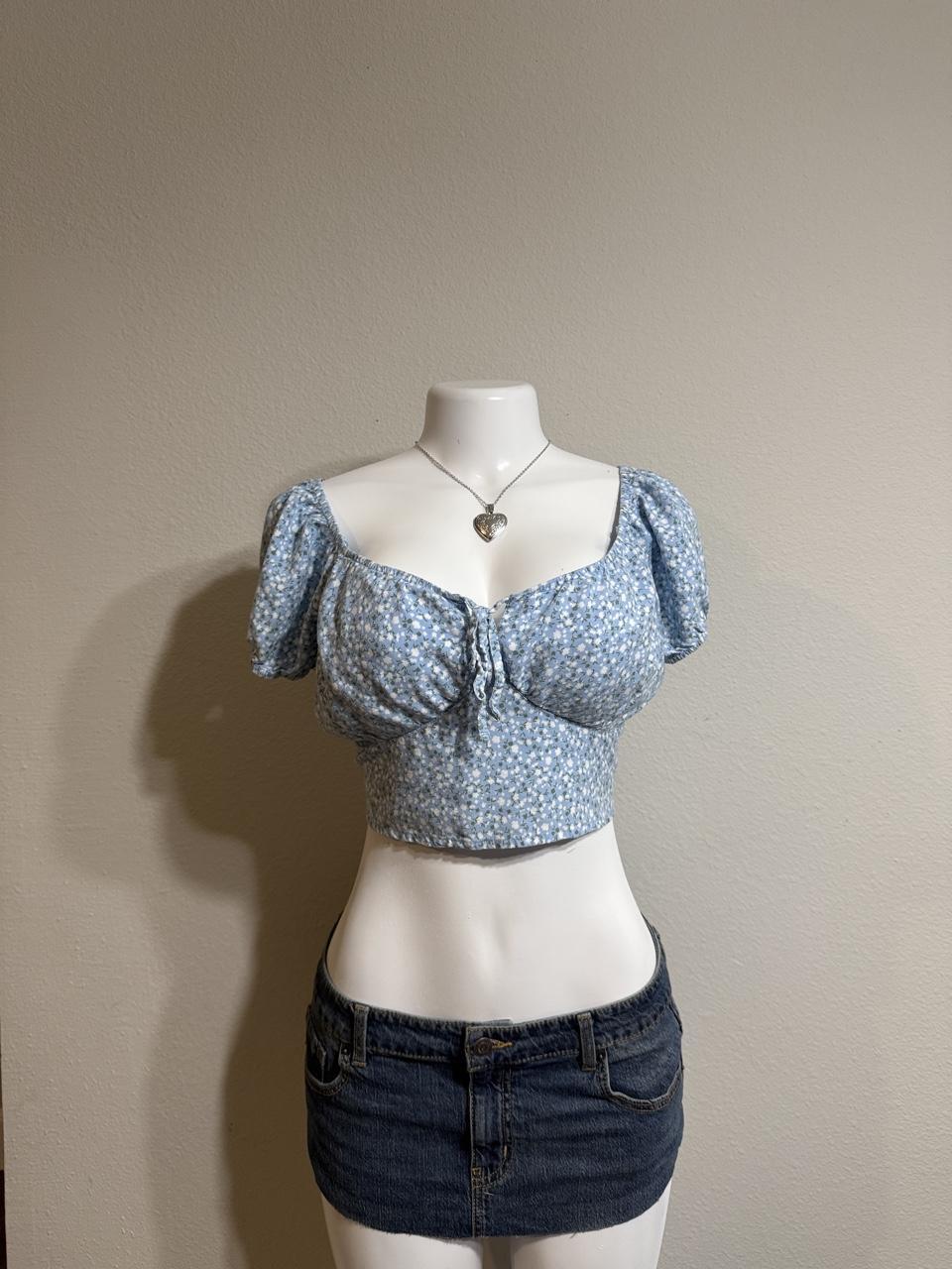 💙 Hollister Floral Milkmaid Crop Top 💙