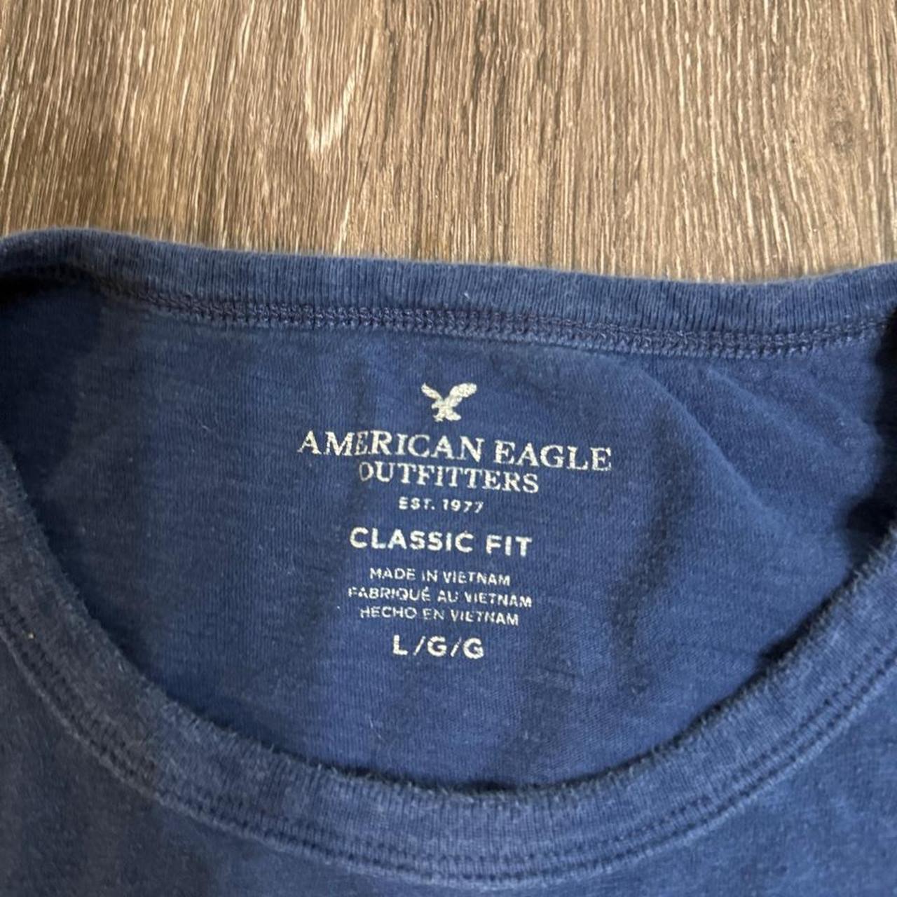 American Eagle Men's Navy and Blue Tshirt