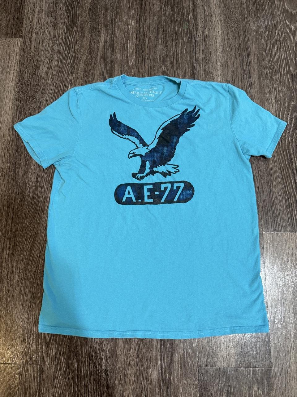 American Eagle Men's Blue Tshirt