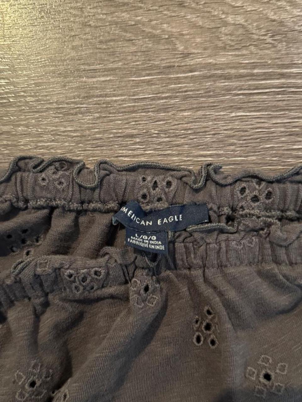 🖤 American Eagle Eyelet Peasant Crop Top 🖤