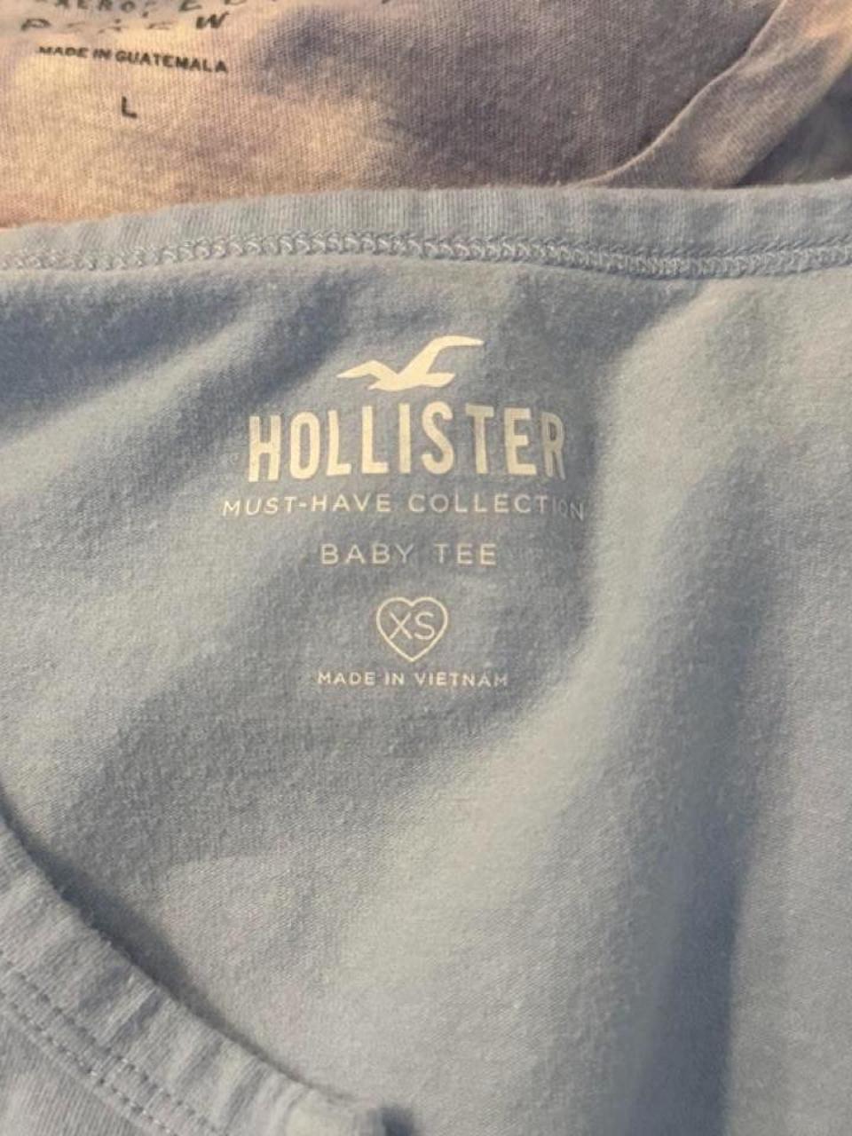 🩵 Hollister Must-Have Collection Baby Tee 🩵