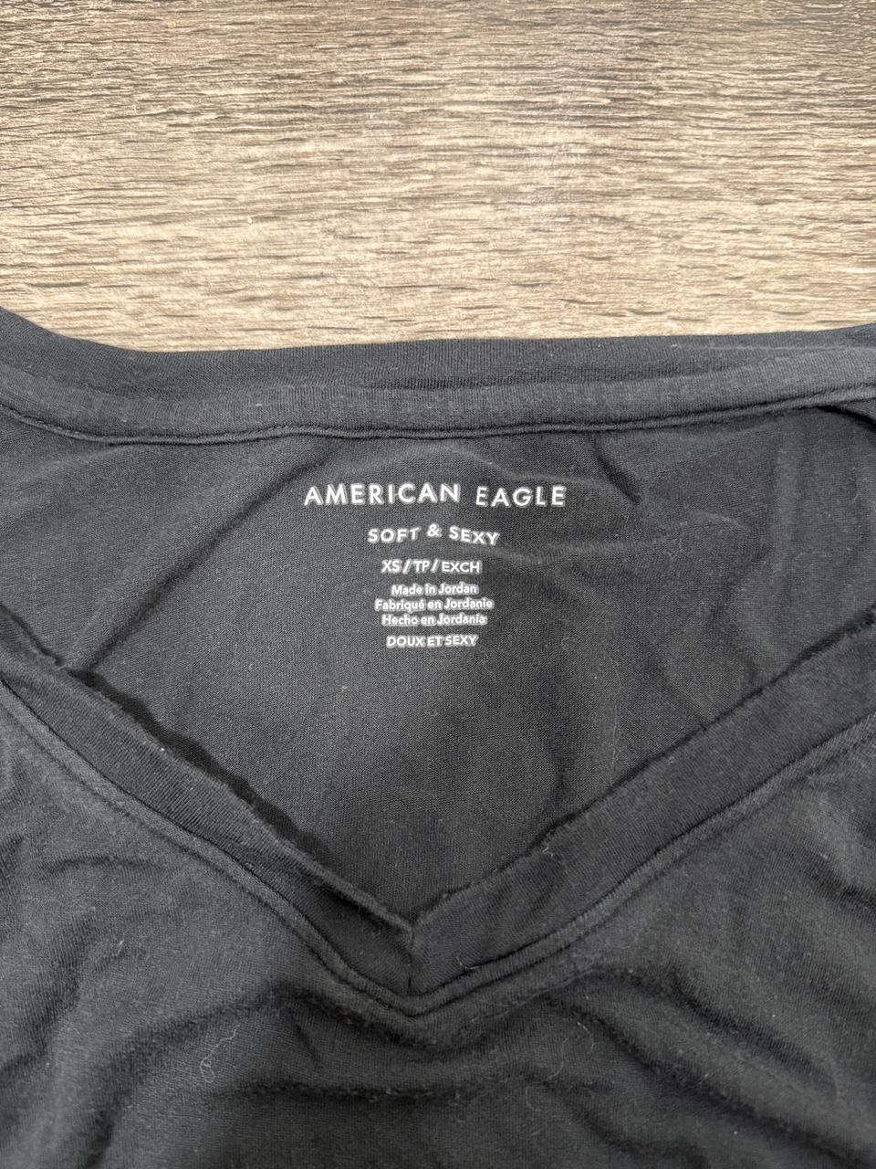 🤍 American Eagle Soft & Sexy Black V-Neck Tee 🤍