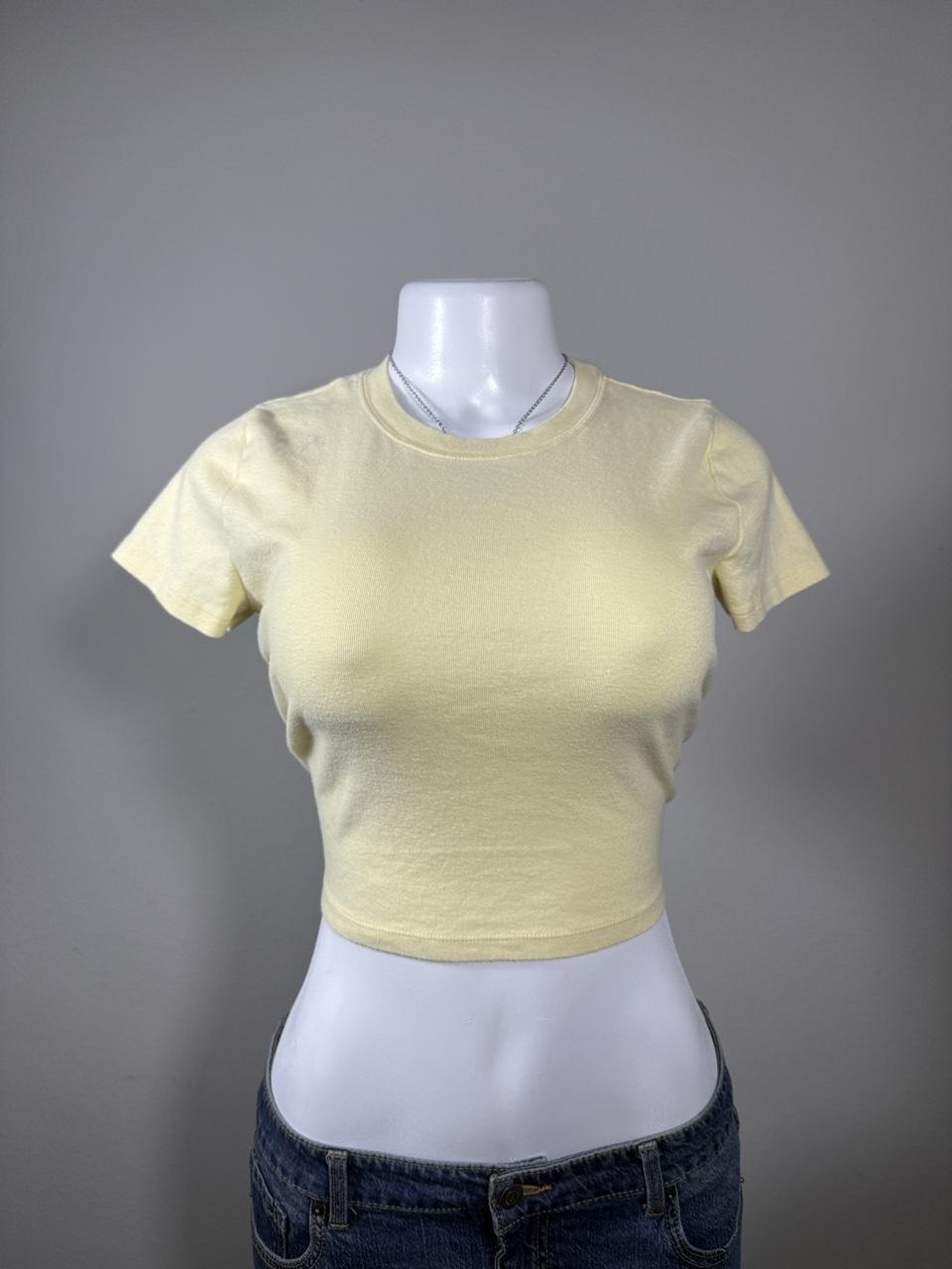 💛 Hollister Butter Yellow Cropped Baby Tee 💛