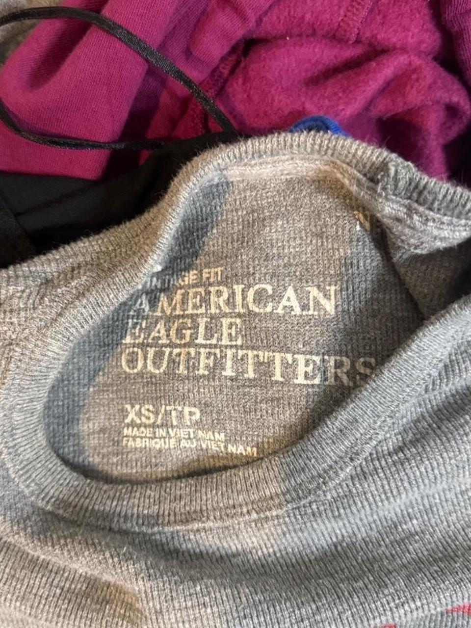 American Eagle Women's Grey Shirt