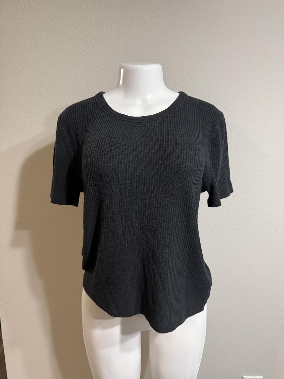 Abercrombie & Fitch Women's Black and Grey Tshirt